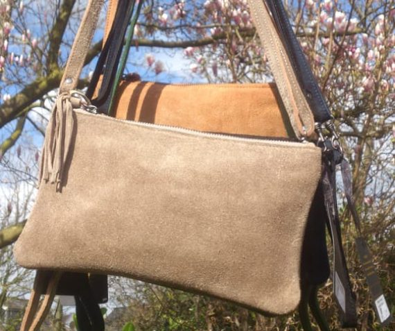 Voorjaar! Suède clutch