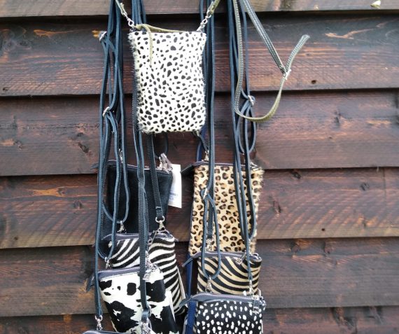 Leren telefoon tasjes €22,95