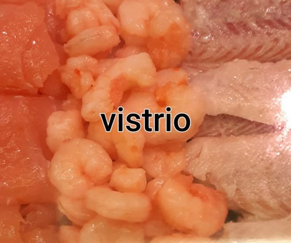 Vistrio met gerookte zalm gerookte paling en garnalen